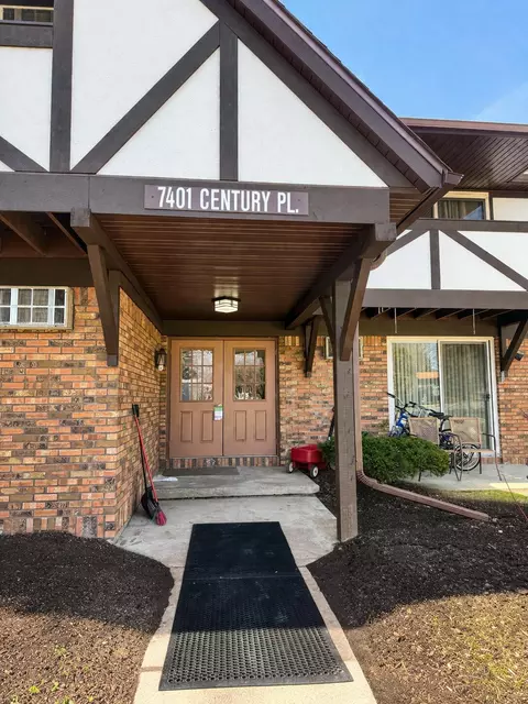 7401 Century #13, Middleton, WI 53562