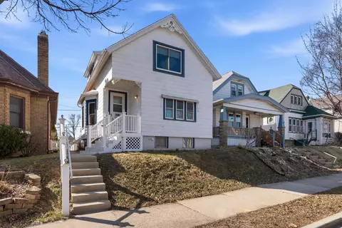 1943 E Hillcrest, Milwaukee, WI 53207