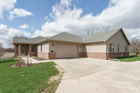 1568 E Gate, Watertown, WI 53094