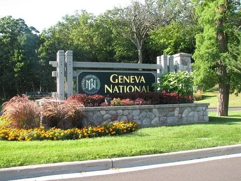 1490 Prestwick #20-52, Geneva, WI 53147