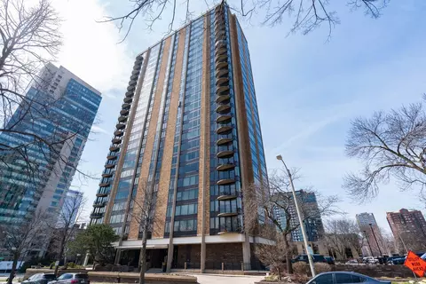 929 N Astor #2305, Milwaukee, WI 53202