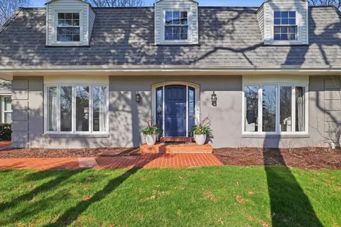 3695 Mary Clf, Brookfield, WI 53005