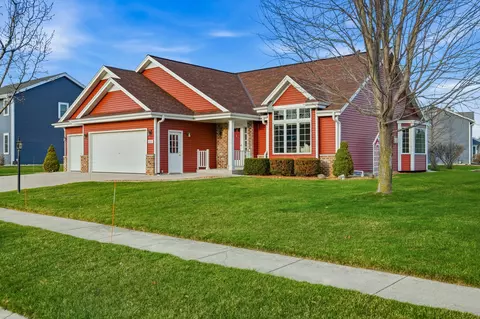 1001 Spring Waters, Oconomowoc, WI 53066