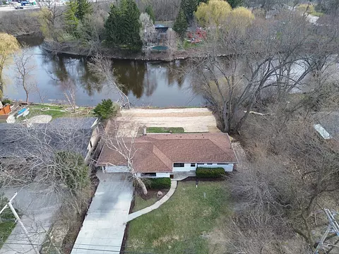 519 W Montclaire, Glendale, WI 53217