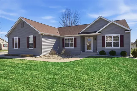 1418 Center, Hartford, WI 53027