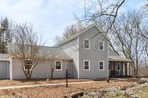n87w36989 Mapleton, Oconomowoc, WI 53066