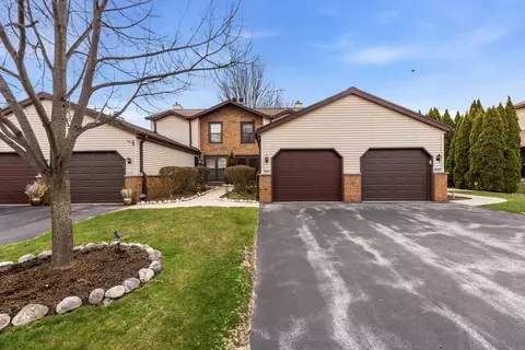 8247 S Legend, Franklin, WI 53132
