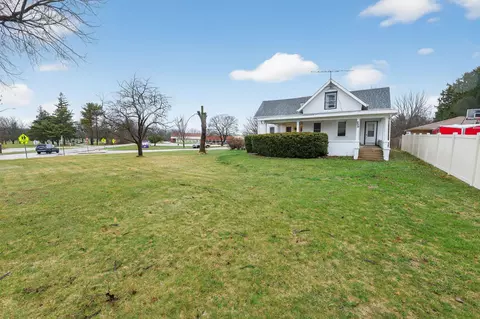 330 W Jefferson, Elkhorn, WI 53121