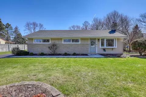 w200n9460 Woodside, Menomonee Falls, WI 53051