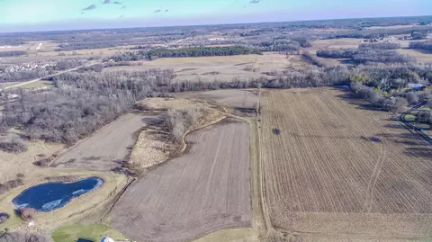 2245 Decorah, Trenton, WI 53095