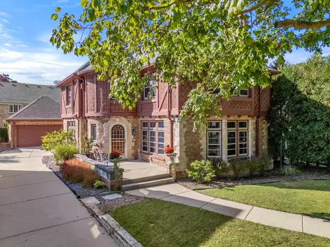 4469 N Maryland, Shorewood, WI 53211