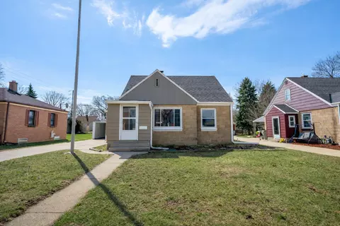 1425 E Van Beck, Milwaukee, WI 53207