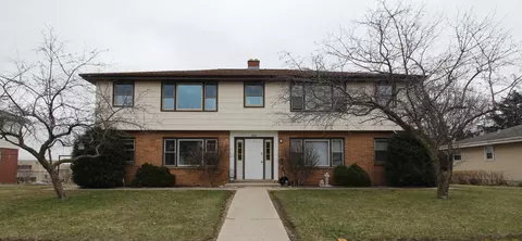 1211 S 5th, West Bend, WI 53095