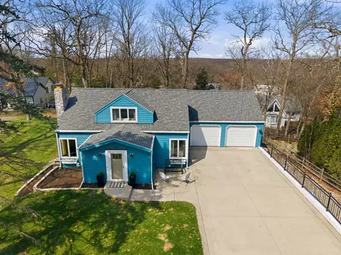 926 Sauganash, Fontana, WI 53125