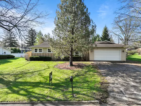 1718 Hillcrest, Lake Geneva, WI 53147