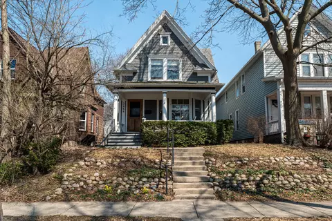 3464 N Newhall, Milwaukee, WI 53211