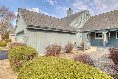 2324 W Cumberland, Mequon, WI 53092