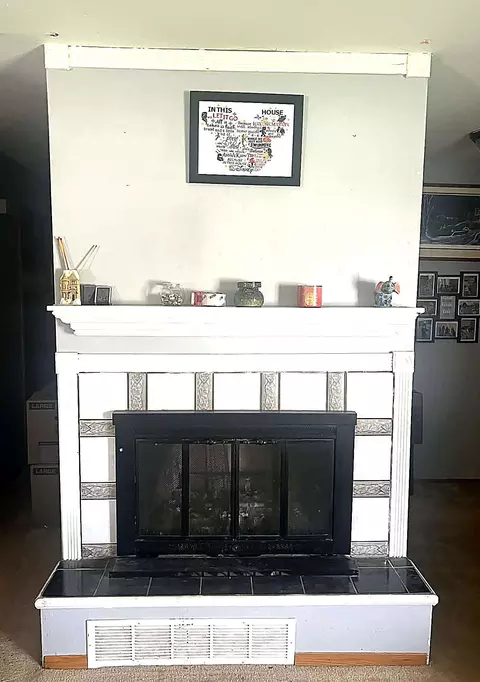 3701 W W Brg, Greenfield, WI 53221