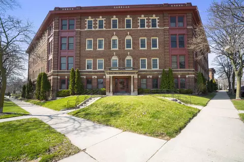 2230 E Bradford #G, Milwaukee, WI 53211