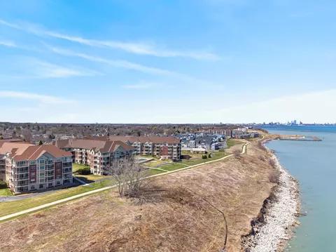 4120 S S Lk #159, Saint Francis, WI 53235