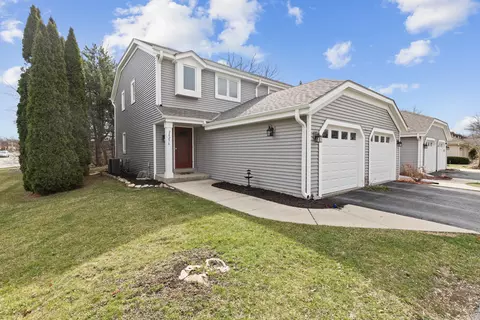 2423 Willowood #A, Waukesha, WI 53188