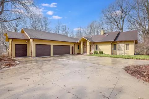 2128 Hunters Rdg, Manitowoc, WI 54220