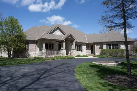 1512 W County Line, Mequon, WI 53092