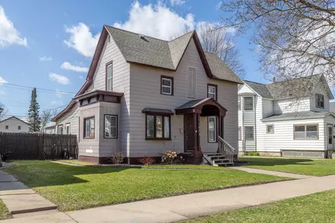 1633 Wood, La Crosse, WI 54603