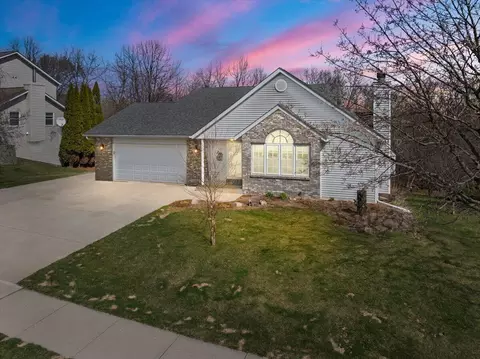 1407 Villa Park, West Bend, WI 53090