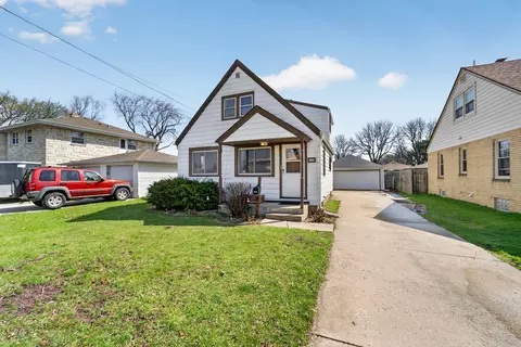 2720 S 84th, West Allis, WI 53227