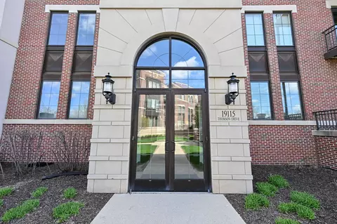 19115 Thomson #304, Brookfield, WI 53045