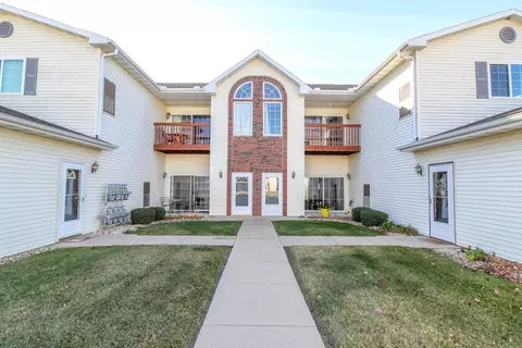 1612 Commonwealth #8, Fort Atkinson, WI 53538