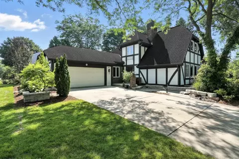 1908 Bobolink, Grafton, WI 53024