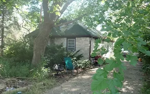 8600 W Fond Du Lac, Milwaukee, WI 53225