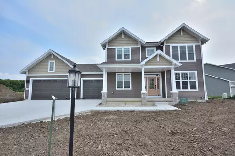 640 Standing Stone, Waukesha, WI 53189