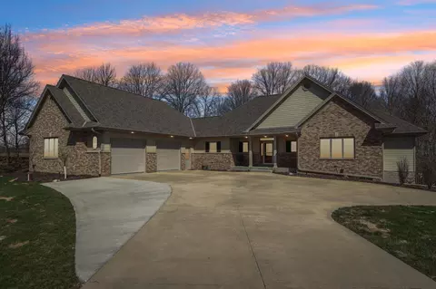 5888 Steeple, Wayne, WI 53090