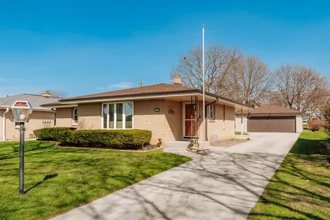 4052 N 89th, Milwaukee, WI 53222