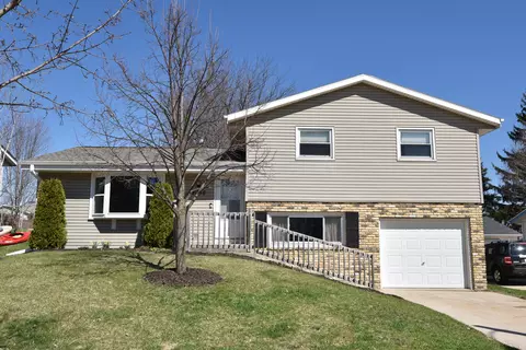 2036 Lenora, West Bend, WI 53090
