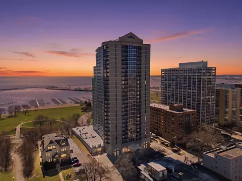 1660 N Prospect #812, Milwaukee, WI 53202