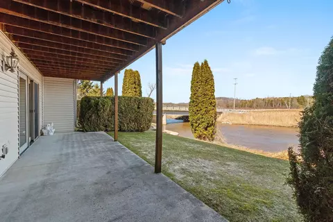 2121 45th UNIT J, Two Rivers, WI 54241