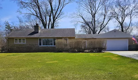 n81w15815 Robinhood, Menomonee Falls, WI 53051