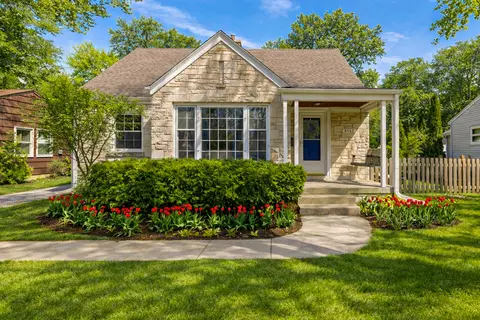 6142 N Apple Blossom, Glendale, WI 53217