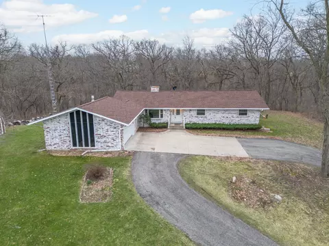 5041 Creek Hvn, Sun Prairie, WI 53527