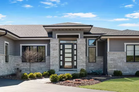 s17w30381 Hazeltine, Genesee, WI 53188