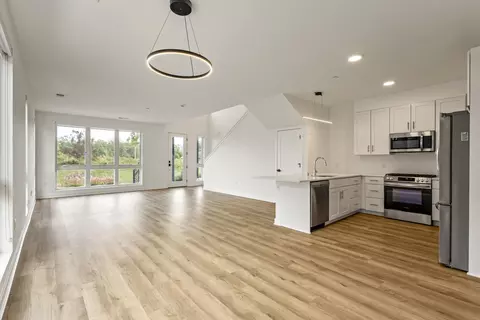 9378 S Alder #106, Oak Creek, WI 53154