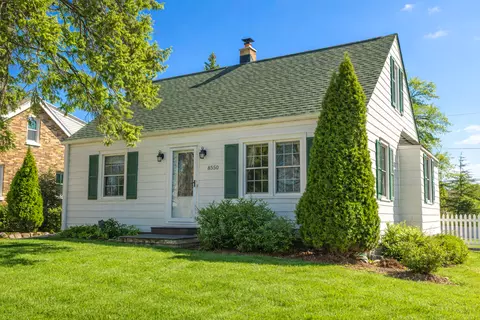 8550 N Regent, Fox Point, WI 53217 photo 1