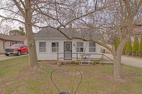 1732 Kremer, Racine, WI 53402