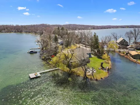 298 W W Park, Twin Lakes, WI 53181
