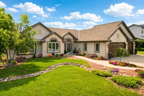 618 Two Rivers, Mukwonago, WI 53149