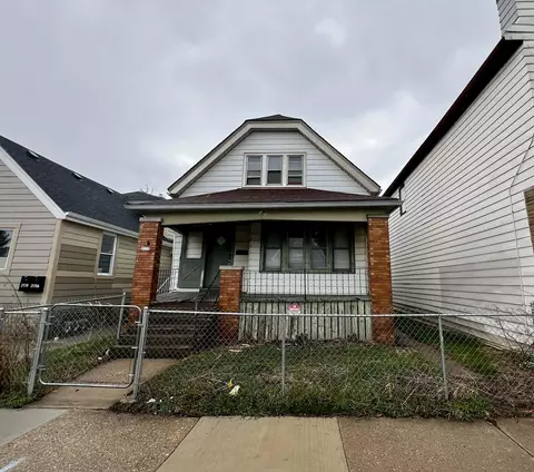 2172 S 18th, Milwaukee, WI 53215